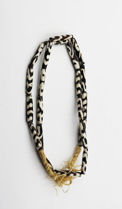 (african023) African Batik Bone Bead Strand