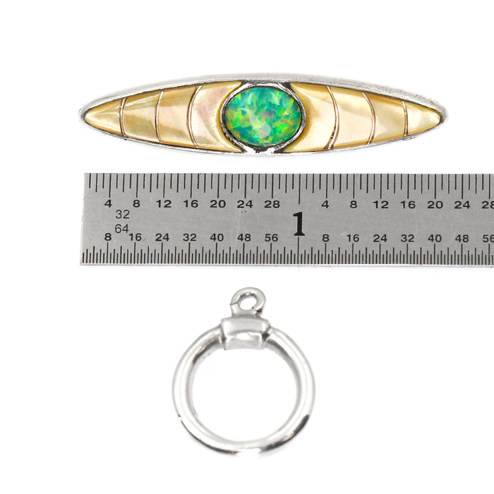 (ITG-082) Green Opal and Gold Lip Toggle