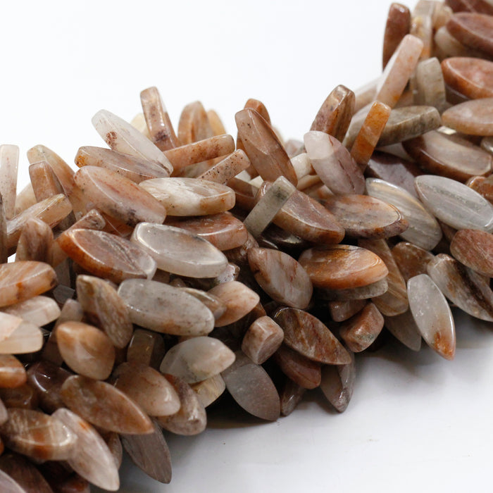 (qzt109) Red Quartz Leafs