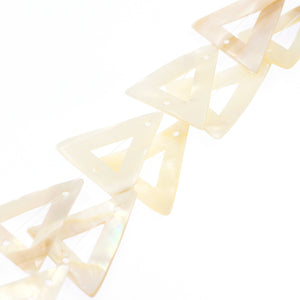(mop035) Flat Mother of Pearl Triangles
